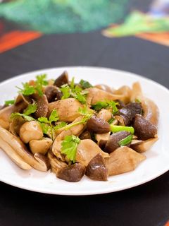 Hình của món Nấm mối xào chay.