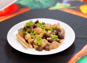 Hình của món Nấm mối xào chay.