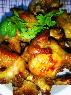 รูปของ น่องปีกไก่ทอดคั่วน้ำปลา