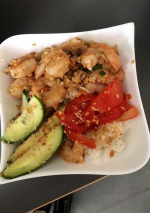 Une photo de Pad thaï crevettes cacahuètes