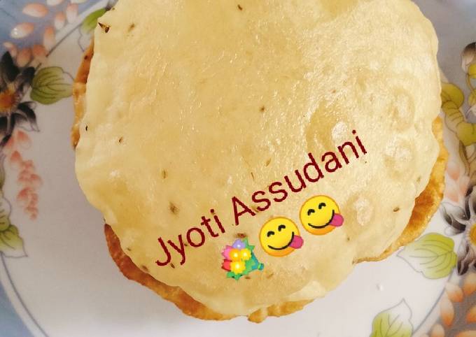 Potato puri yummy 😋 tasty 😋 breakfast 😋💐