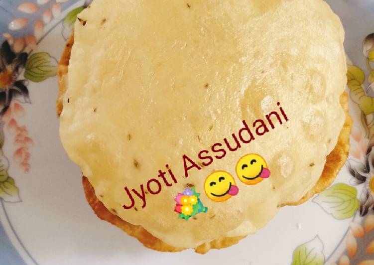 Potato puri yummy 😋 tasty 😋 breakfast 😋💐