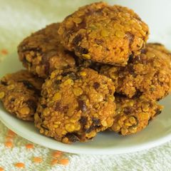 A picture of Masoor dal vada.