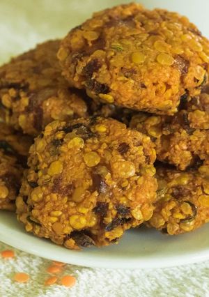 A picture of Masoor dal vada.