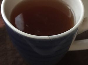 Una foto de Té de plátano 🍌 y canela para el insomnio