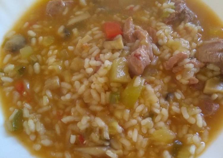 Arroz caldoso con pavo y verduras