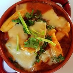 A picture of Korean baked spicy cheesy rice cake 韩式焗辣年糕.