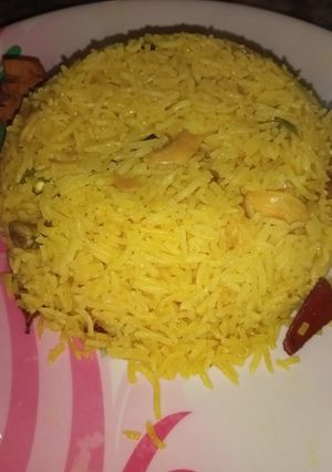 নিরামিষ বাসন্তী পোলাও (easiest polau recipe in Bengali) রেসিপির প্রধান ছবি