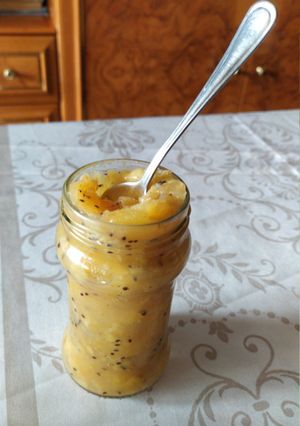 Foto principal de Mermelada de kiwi amarillo (gold) y manzana sin azúcar en el microondas