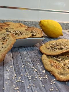 Una foto de Crackers de Quinoa y semillas