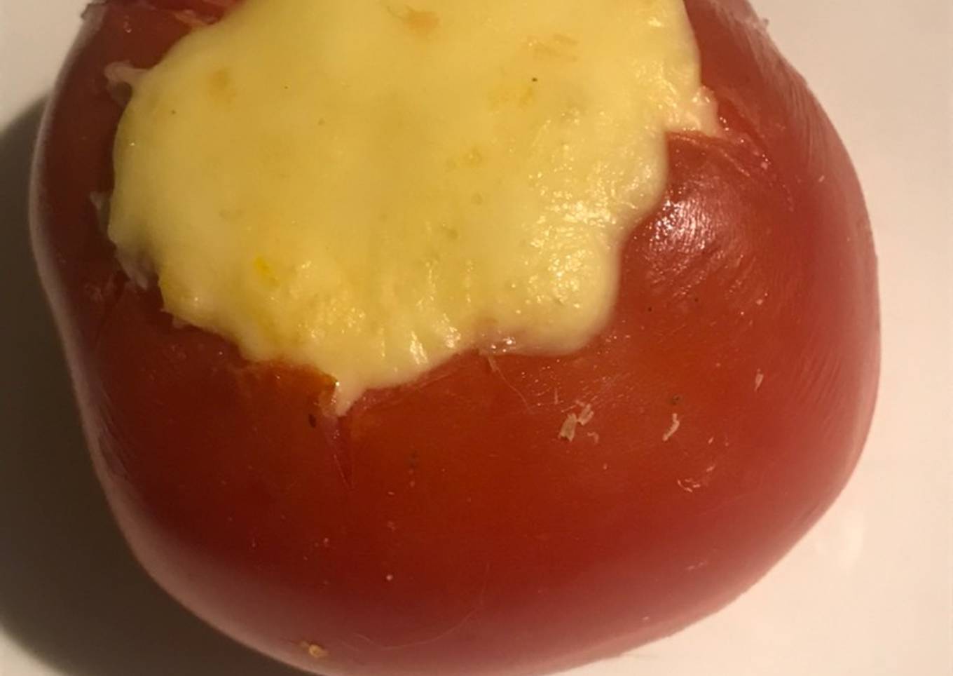 Tomate relleno keto