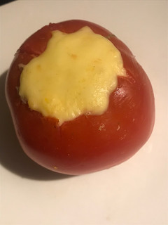 Una foto de Tomate relleno keto