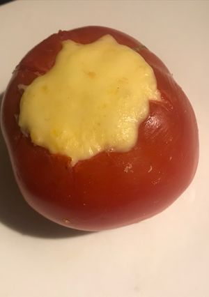 Una foto de Tomate relleno keto