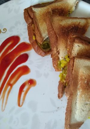 A picture of Aloo Masala sandwich.