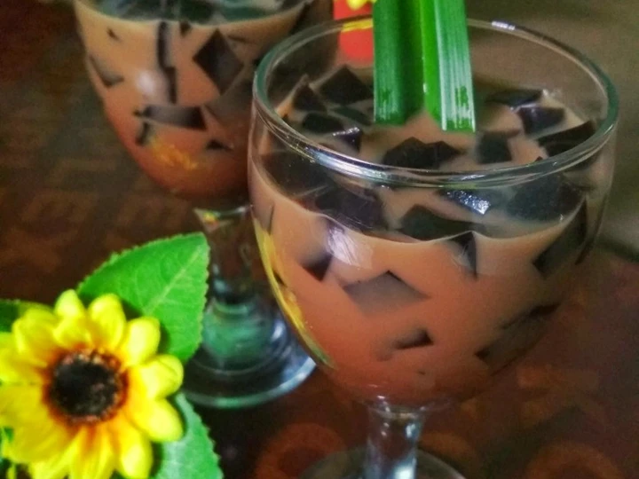 Langkah Gampang Menyiapkan Resep Es Capucino Cincau yang Lezat Sekali Anti Ribet, Uenak Banget