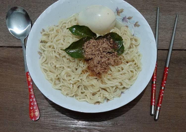 Mie Instan Kuah Rasa Soto