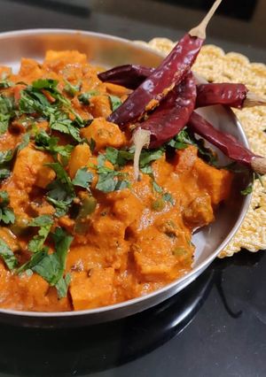 વેજ કોલ્હાપુરી (no onion no garlic)(Veg kolhapuri recipe in Gujarati) રેસીપી મુખ્ય ફોટો