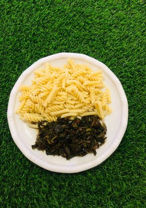 A picture of Pasta 🍝 and spinach sauce #oneafrica.