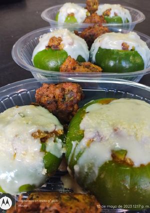 Una foto de Zapallitos rellenos con carne 🥩 y Salsa Blanca 😋!🇦🇷❤️