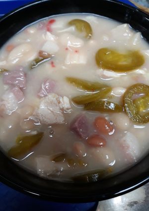 A picture of Creamy White Chili.