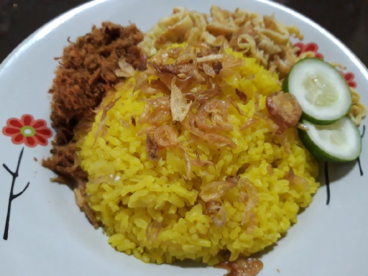 Cara Mudah Menyiapkan Resep  Nasi kuning praktis yang Menggugah Selera, Menggugah Selera