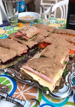 Una foto de Sándwich de miga integral casero🥪