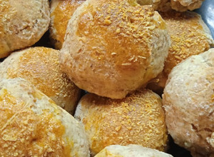 Una foto de Scones mix de harina de trigo e integral, con un touch de queso🧀