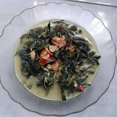 A picture of Daun Singkong Masak Santan.