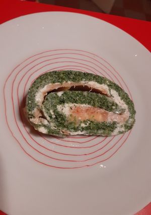 Une photo de Roulé saumon épinards ail et fines herbes