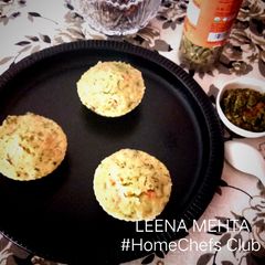 A picture of Spicy Semolina Idli Muffins.