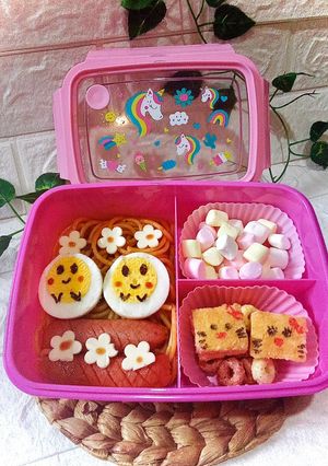 Foto resep Bekal anak // bekal anak sekolah // bekal lucu // spagheti bolognese