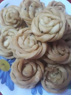 मैदे की मठरी (Maide ki mathri recipe in hindi) रेसिपी मुख्य फोटो