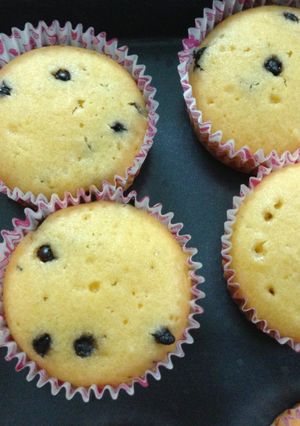 A picture of O: Orange Fizz Cup Cake.