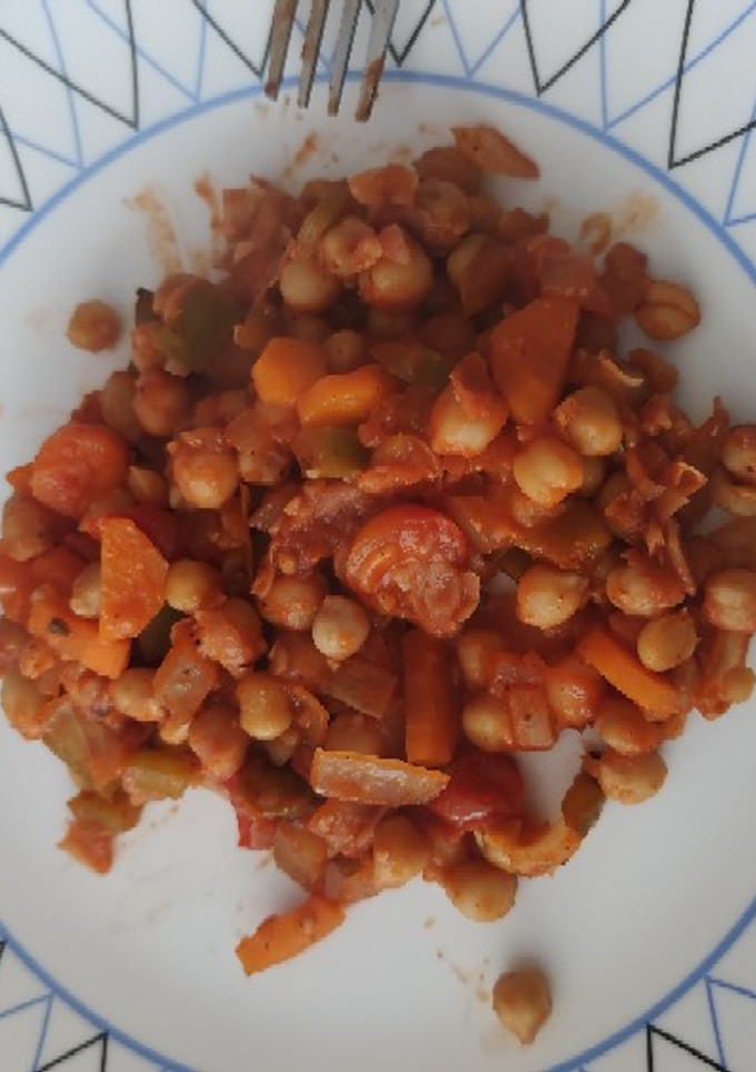 Una foto de Garbanzos al horno con verduras