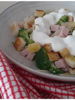 Una foto de Ensalada falso césar