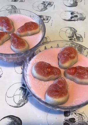 Une photo de Crèmes roses au jus de pêches de vigne et agar agar (guimauves skull)