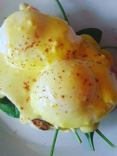 A picture of Eggs Benedict.