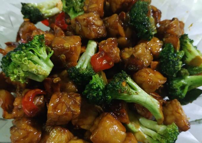 Resep Tumis tempe kecap brokoli oleh Risna - Cookpad
