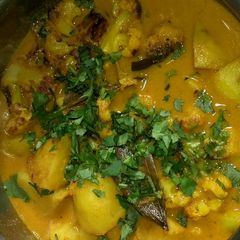 A picture of Cauliflower potato curry.