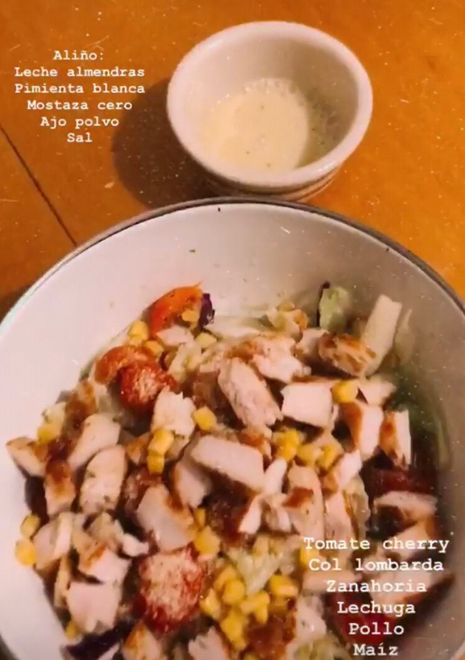 Una foto de Salsa para ensaladas muuuuy baja en KCAL 😝!!!