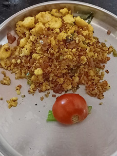டொமேட்டோ இட்லி உப்புமா (Tomato idli upma recipe in tamil) செய்முறை முக்கிய புகைப்படம்