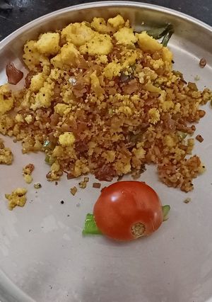 டொமேட்டோ இட்லி உப்புமா (Tomato idli upma recipe in tamil) செய்முறை முக்கிய புகைப்படம்