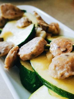 櫛瓜炒貢丸(便當菜 的食譜成品照片