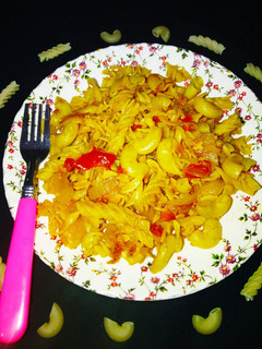 झटपट पास्ता (jhatpat pasta recipe in Hindi) रेसिपी मुख्य फोटो