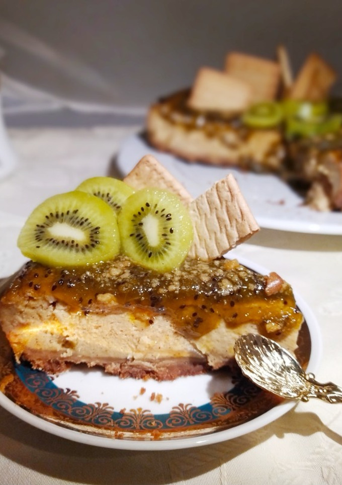 Una foto de Tarta de Queso Especiada con Kiwi y Lima en Olla GM