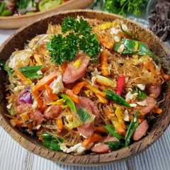 A picture of Bihun goreng special.