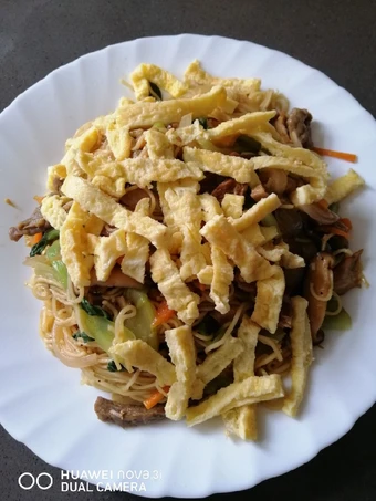 Easy Ways Make Recipes Noodle with Egg the Can Spoil the Tongue Really Delicious.