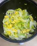 Cải thảo xào trứng (không dầu mỡ)