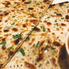 A picture of Garlic naan.