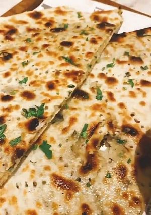 A picture of Garlic naan.